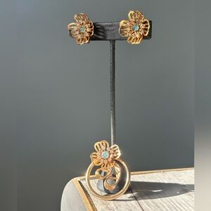 Marked B N Blue Rhinestone Flower Floral Clip Earring Pin Pendant Set Pin Up